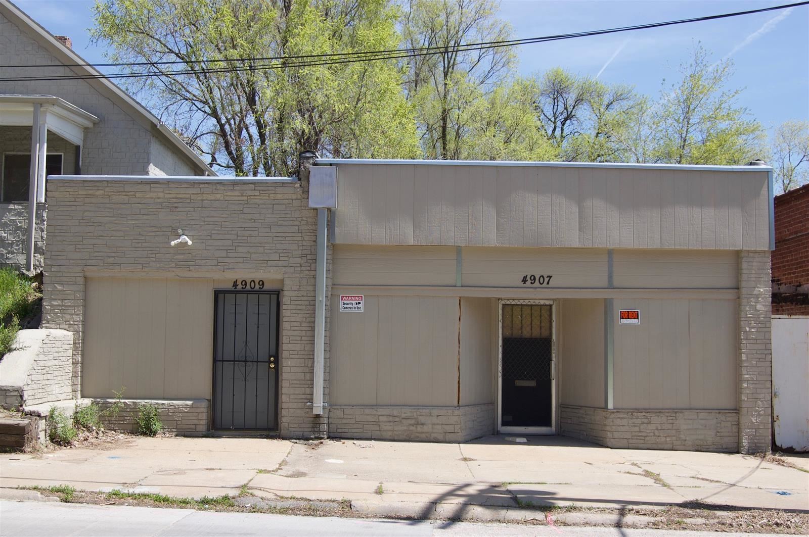 Modern image of exterior of 4907 N 42nd St